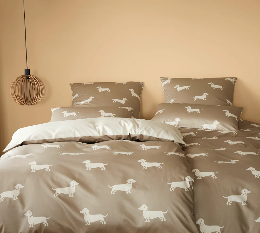 Mako Satin Wende Bettwäsche mit Dackel-Motiv und Uni