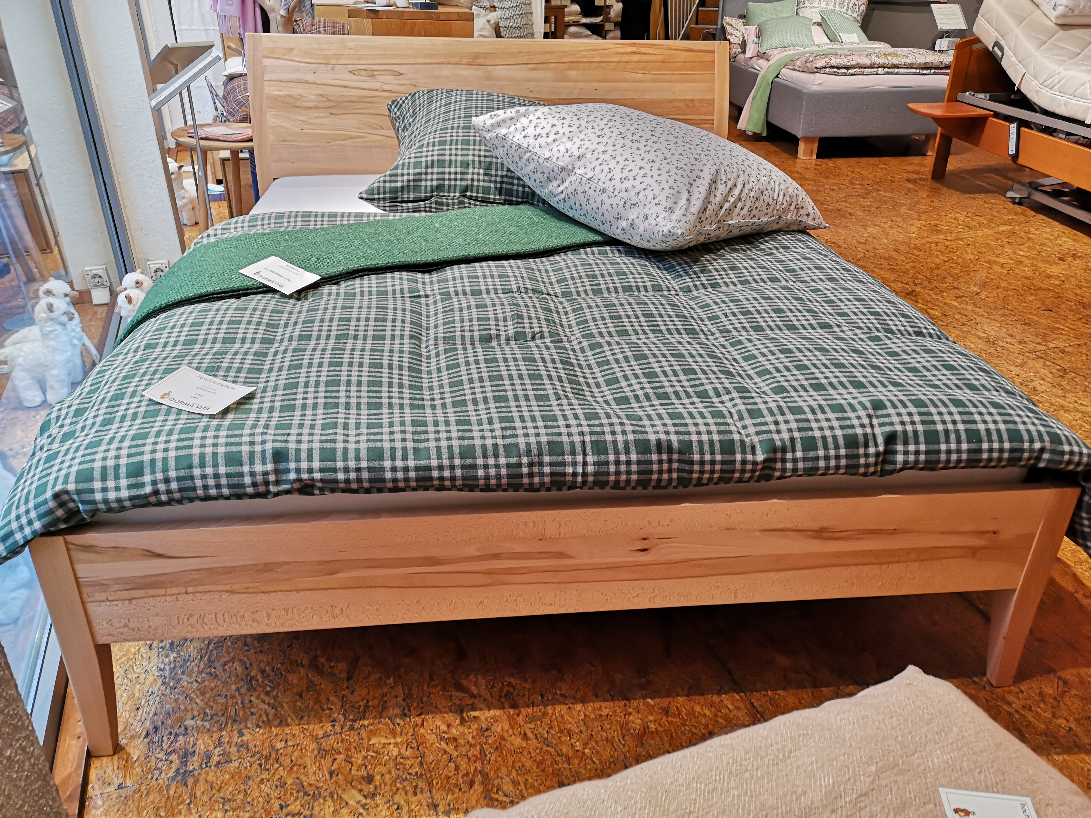 coburger-bett-massiv