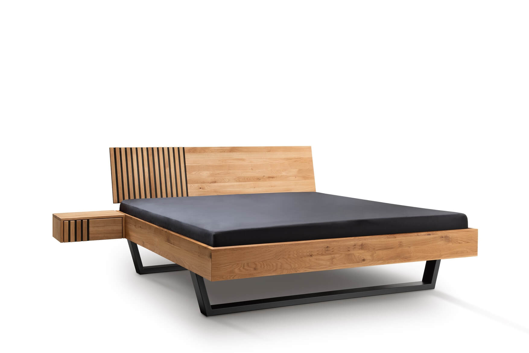 Elegantes Naturholzbettgestell