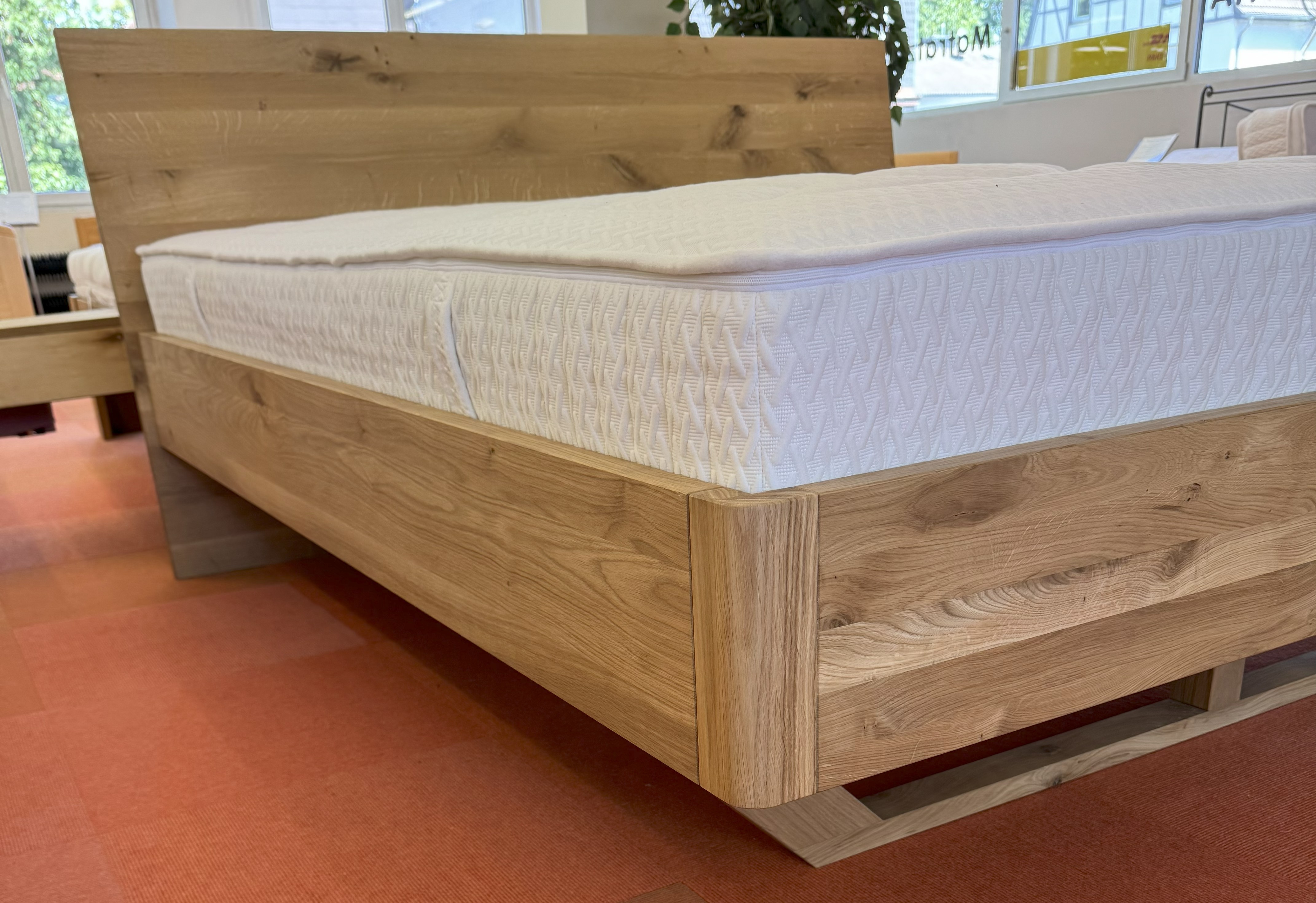 Massivholzbettgestell Meran in Komforthöhe