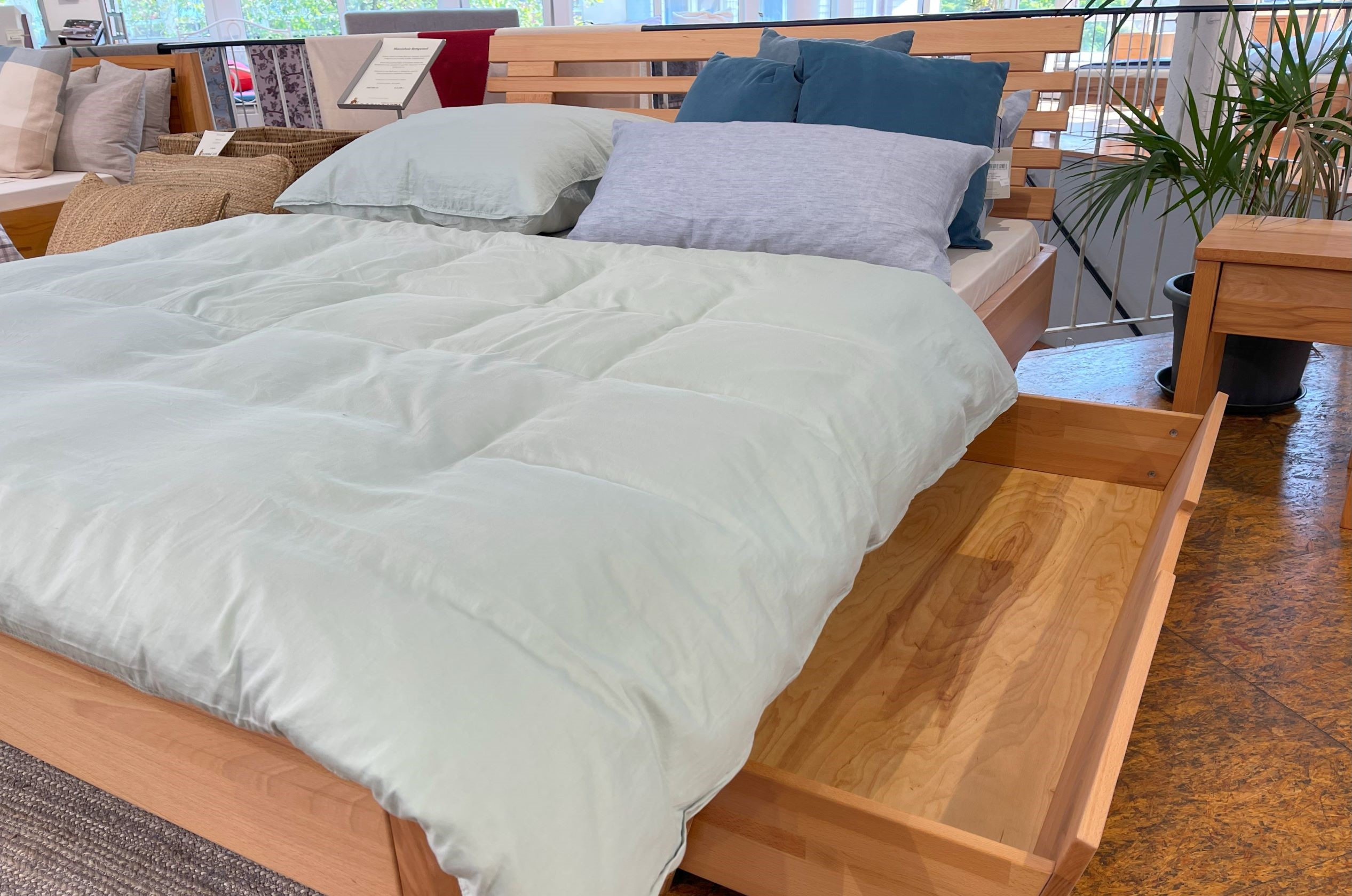 elegantes Bettkastenbettgestell