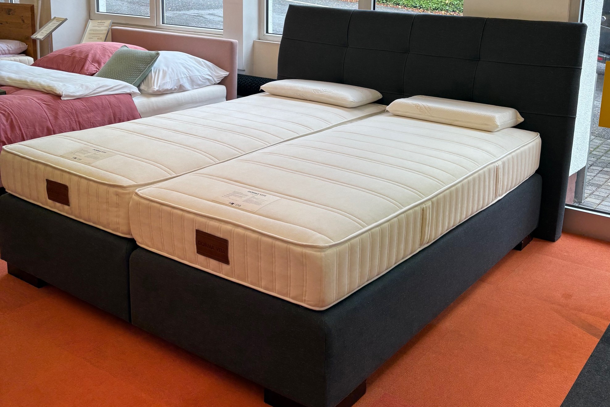 Boxspringbett – Dunkles Grau mit Komfort